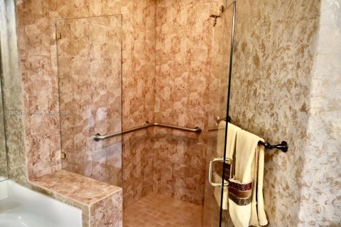 Townhouse in Boca Raton, Florida 2 bedrooms, 191.29 sq.m. № 1890172 - photo 25
