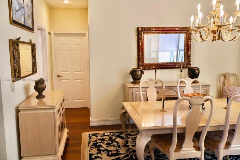 Townhouse in Boca Raton, Florida 2 bedrooms, 191.29 sq.m. № 1890172 - photo 16