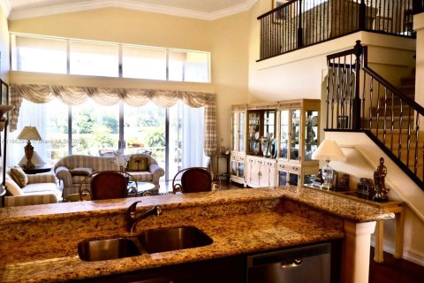 Townhouse in Boca Raton, Florida 2 bedrooms, 191.29 sq.m. № 1890172 - photo 1