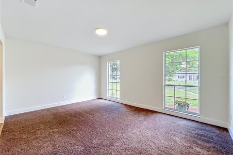 House in Altamonte Springs, Florida 4 bedrooms, 174.84 sq.m. № 2151489 - photo 8