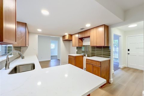 House in Altamonte Springs, Florida 4 bedrooms, 174.84 sq.m. № 2151489 - photo 26