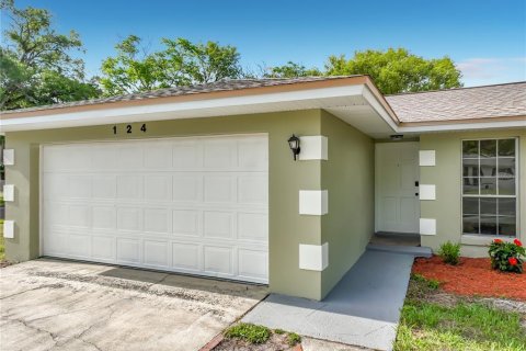 House in Altamonte Springs, Florida 4 bedrooms, 174.84 sq.m. № 2151489 - photo 3