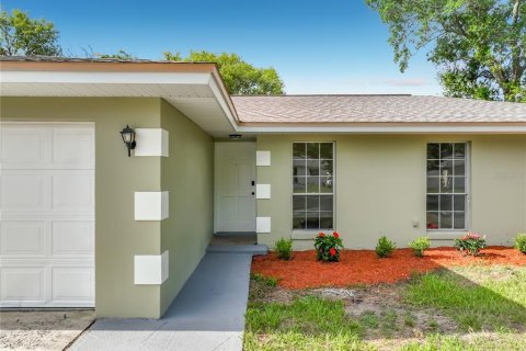 House in Altamonte Springs, Florida 4 bedrooms, 174.84 sq.m. № 2151489 - photo 4