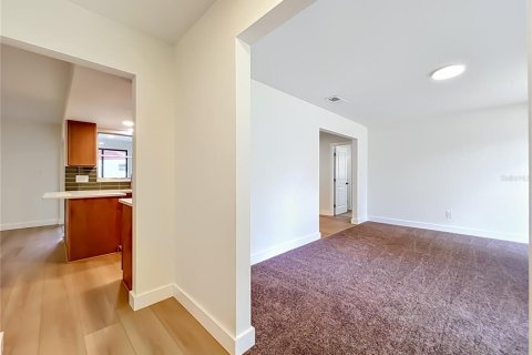 House in Altamonte Springs, Florida 4 bedrooms, 174.84 sq.m. № 2151489 - photo 7
