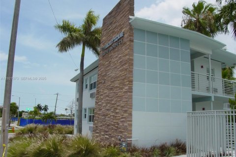 Снять в аренду квартиру в Майами, Флорида 39.02м2, № 1985975 - фото 22