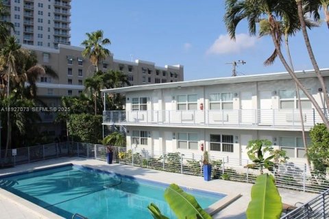 Снять в аренду квартиру в Майами, Флорида 39.02м2, № 1985975 - фото 15