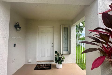 House in Weston, Florida 3 bedrooms, 125.14 sq.m. № 1882507 - photo 30