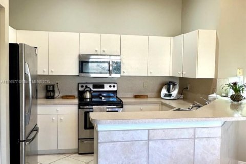 House in Weston, Florida 3 bedrooms, 125.14 sq.m. № 1882507 - photo 11