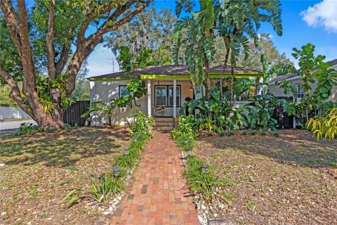 House in Tampa, Florida 3 bedrooms, 94.2 sq.m. № 1751236 - photo 1