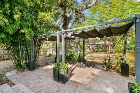 House in Tampa, Florida 3 bedrooms, 94.2 sq.m. № 1751236 - photo 10
