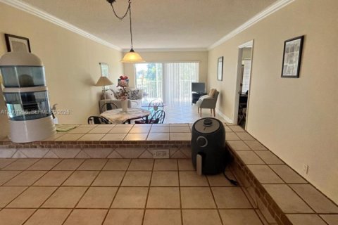 Condo in Pompano Beach, Florida, 1 bedroom  № 2065841 - photo 5