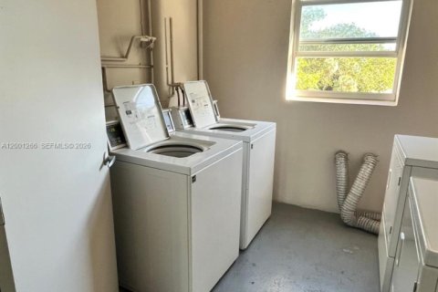 Condo in Pompano Beach, Florida, 1 bedroom  № 2065841 - photo 16