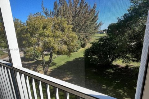 Condo in Pompano Beach, Florida, 1 bedroom  № 2065841 - photo 10