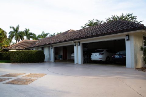 Villa ou maison à louer à Weston, Floride: 6 chambres, 330.64 m2 № 1888205 - photo 25