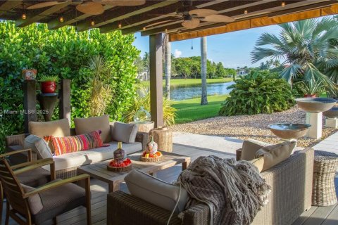 Villa ou maison à louer à Weston, Floride: 6 chambres, 330.64 m2 № 1888205 - photo 24