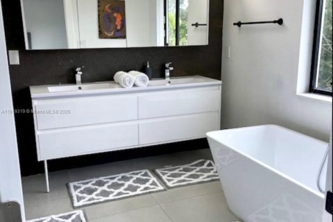 Condominio en alquiler en Dania Beach, Florida, 4 dormitorios, 202.34 m2 № 1974544 - foto 14