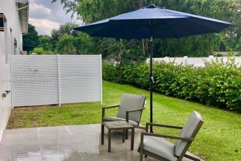 Condominio en alquiler en Dania Beach, Florida, 4 dormitorios, 202.34 m2 № 1974544 - foto 18