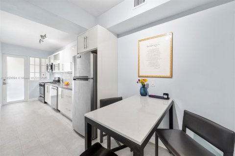 Condominio en venta en Miami Beach, Florida, 2 dormitorios, 85.47 m2 № 1857157 - foto 13