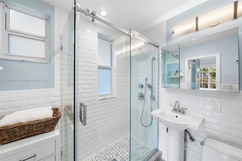 Condominio en venta en Miami Beach, Florida, 2 dormitorios, 85.47 m2 № 1857157 - foto 8