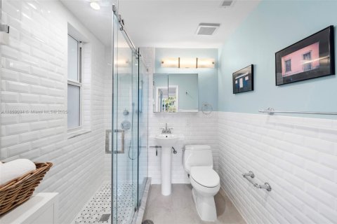 Condominio en venta en Miami Beach, Florida, 2 dormitorios, 85.47 m2 № 1857157 - foto 7