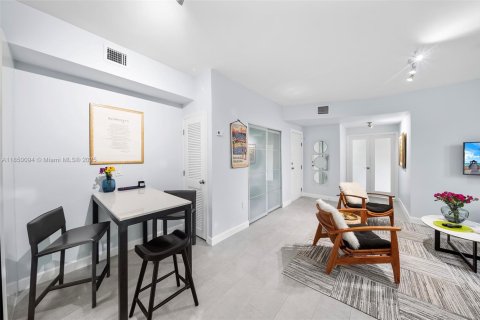 Condominio en venta en Miami Beach, Florida, 2 dormitorios, 85.47 m2 № 1857157 - foto 12