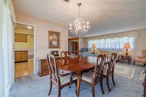 Villa ou maison à vendre à Tampa, Floride: 4 chambres, 180.69 m2 № 2294766 - photo 11