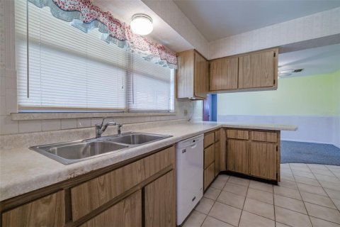 Villa ou maison à vendre à Tampa, Floride: 4 chambres, 180.69 m2 № 2294766 - photo 16