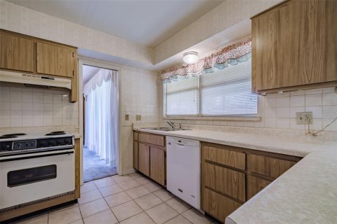 Villa ou maison à vendre à Tampa, Floride: 4 chambres, 180.69 m2 № 2294766 - photo 15