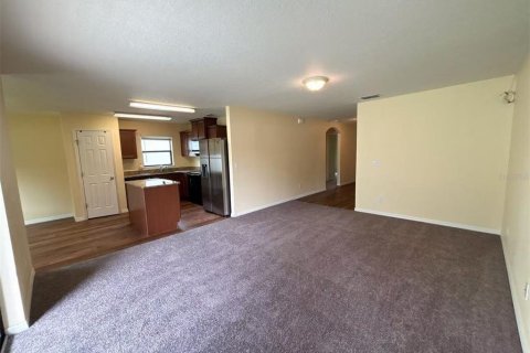 Снять в аренду виллу или дом в Хейнс-Сити, Флорида 3 спальни, 128.58м2, № 1911206 - фото 2