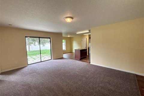 Снять в аренду виллу или дом в Хейнс-Сити, Флорида 3 спальни, 128.58м2, № 1911206 - фото 6