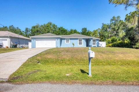 House in North Port, Florida 3 bedrooms, 162.21 sq.m. № 1631519 - photo 25