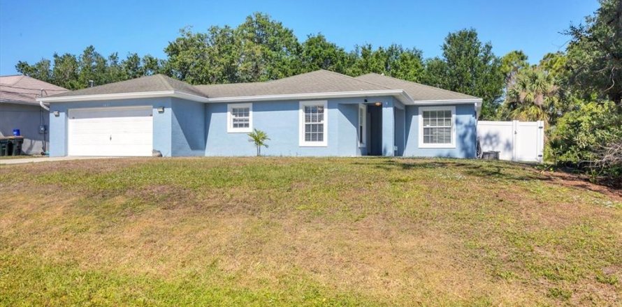 House in North Port, Florida 3 bedrooms, 162.21 sq.m. № 1631519