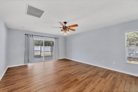 House in North Port, Florida 3 bedrooms, 162.21 sq.m. № 1631519 - photo 10