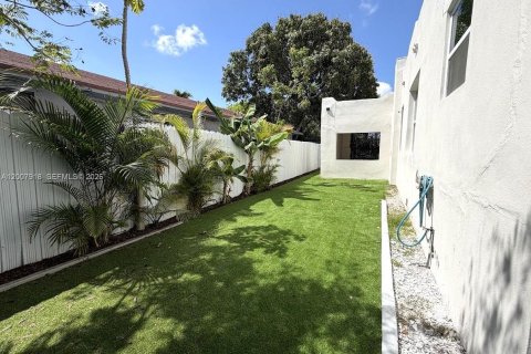 Villa ou maison à vendre à Miami, Floride: 3 chambres, 129.13 m2 № 2071864 - photo 17