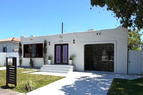 Villa ou maison à vendre à Miami, Floride: 3 chambres, 129.13 m2 № 2071864 - photo 2