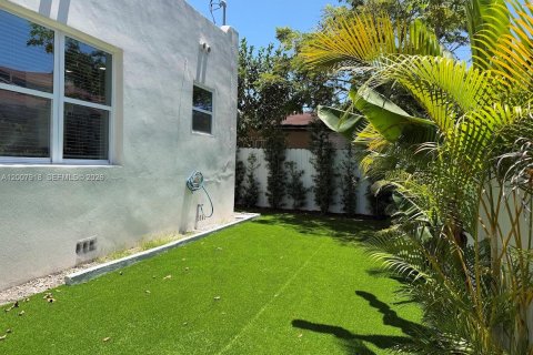 Villa ou maison à vendre à Miami, Floride: 3 chambres, 129.13 m2 № 2071864 - photo 16