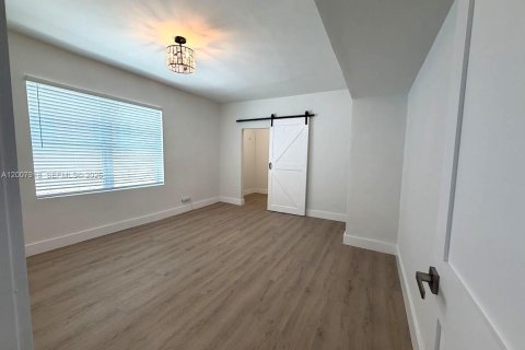 Villa ou maison à vendre à Miami, Floride: 3 chambres, 129.13 m2 № 2071864 - photo 6