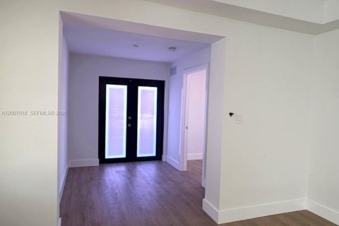 Villa ou maison à vendre à Miami, Floride: 3 chambres, 129.13 m2 № 2071864 - photo 11