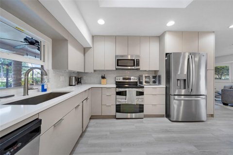 House in Fort Lauderdale, Florida 3 bedrooms, 175.03 sq.m. № 1859779 - photo 5