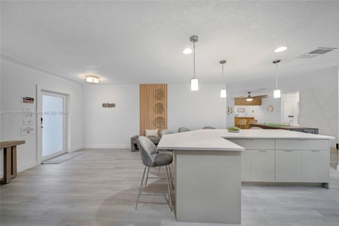 House in Fort Lauderdale, Florida 3 bedrooms, 175.03 sq.m. № 1859779 - photo 6