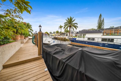 House in Fort Lauderdale, Florida 3 bedrooms, 175.03 sq.m. № 1859779 - photo 9