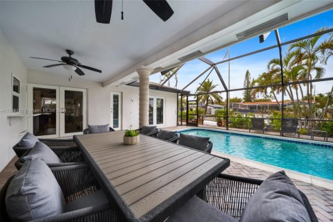 House in Fort Lauderdale, Florida 3 bedrooms, 175.03 sq.m. № 1859779 - photo 1