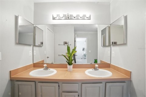 Touwnhouse à vendre à Altamonte Springs, Floride: 3 chambres, 158.49 m2 № 1918930 - photo 24