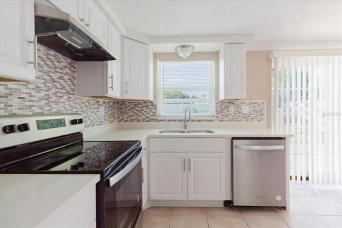 Casa en venta en Holiday, Florida, 2 dormitorios, 78.04 m2 № 1829362 - foto 13