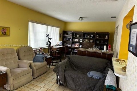 Casa en venta en Tamarac, Florida, 2 dormitorios, 151.34 m2 № 1786477 - foto 5
