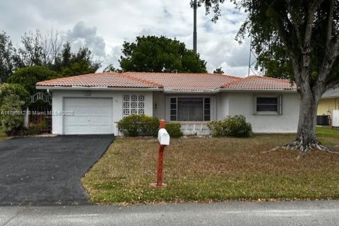 Casa en venta en Tamarac, Florida, 2 dormitorios, 151.34 m2 № 1786477 - foto 2