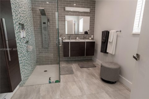 Villa ou maison à vendre à Fort Lauderdale, Floride: 4 chambres, 209.03 m2 № 2087870 - photo 23