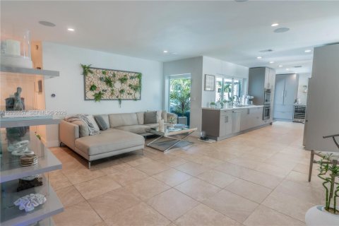 Villa ou maison à vendre à Fort Lauderdale, Floride: 4 chambres, 209.03 m2 № 2087870 - photo 10