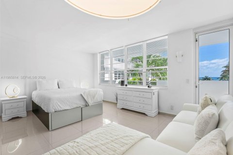 Copropriété à vendre à Miami Beach, Floride: 48.31 m2 № 2297563 - photo 3