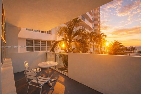 Copropriété à vendre à Miami Beach, Floride: 48.31 m2 № 2297563 - photo 5